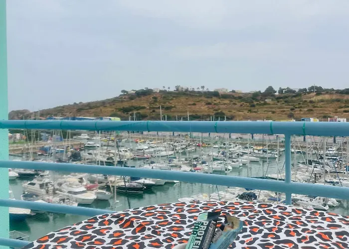 Marina דירה אלבופיירה